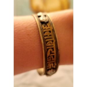 3for $30■Brass bracelet with relief detail